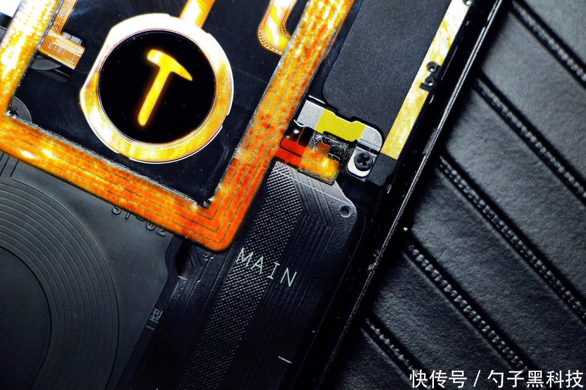 还在等小米8探索版!一不小心自己造了一台!