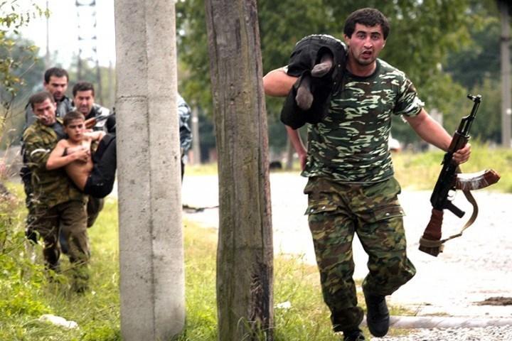 2004年9月1日，车臣分离主义武装分子在俄罗斯南部北奥塞梯共和国别斯兰市第一中学制造了一起劫持学生、教师和家长作为人质的恐怖活动。