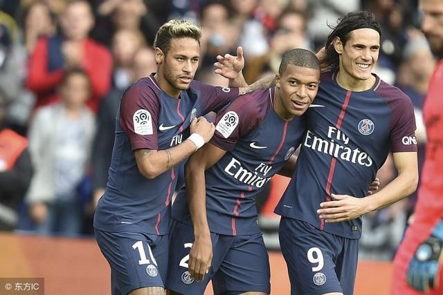 法国10号姆巴佩横空出世,除了速度快,还有那些