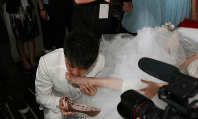 迪丽热巴的脚,赵丽颖的脚,宋茜的脚,女明星的脚