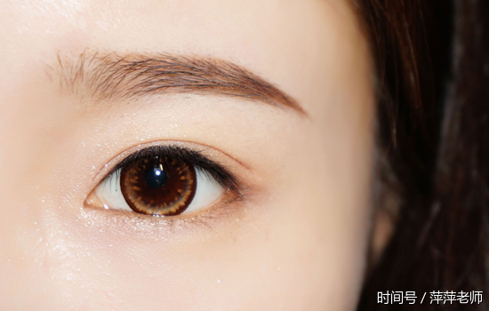 新手如何画双眼皮 t014b2fc50b6946fac2.png?size=550x350