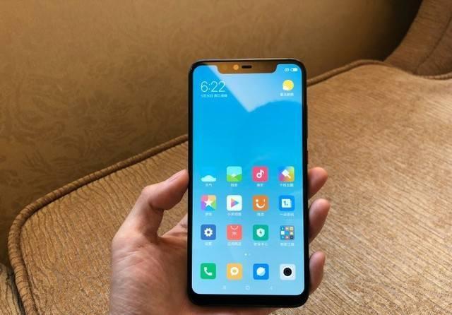 一分钱一分货,小米8SE与小米8相差700块,到底