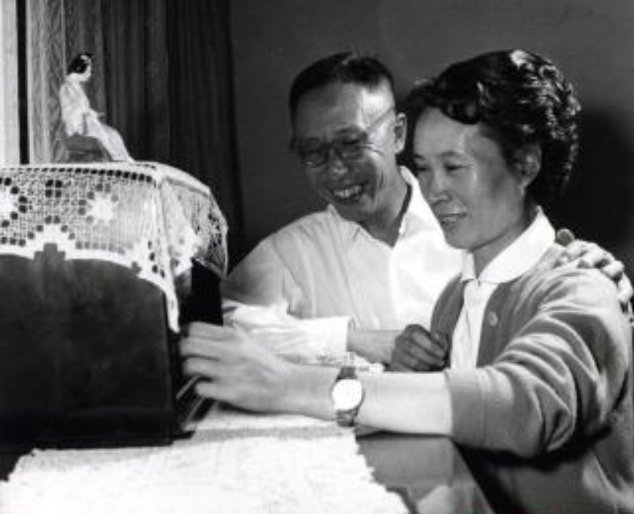 溥仪晚年回故宫被要求买门票,坐在龙椅上说了