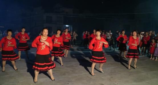 庆五一广场舞表演晚会的通知