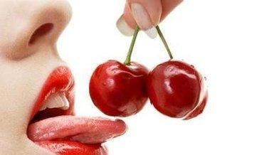 吃樱桃也能中毒! 这位女士才吃了5颗樱桃就被
