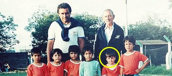 世界杯序幕拉开,梅西C罗双星闪耀成中国品牌的