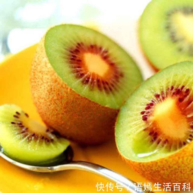 经常吃猕猴桃好处多多,但营养师却说:这3类人