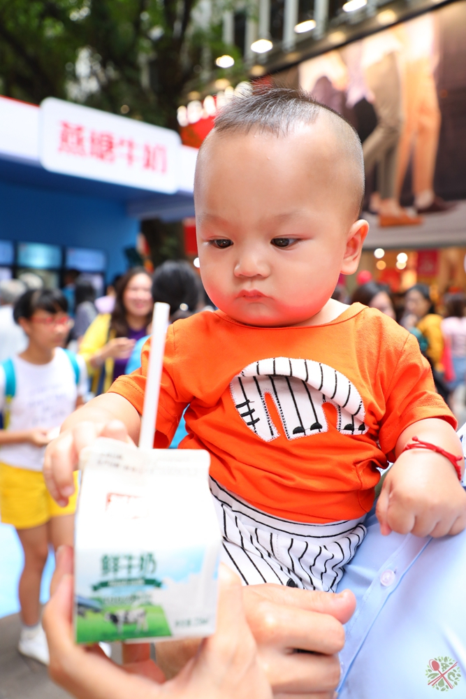 一岁宝宝可以喝什么牛奶?只要来这里就全知道