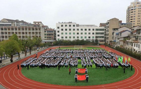 【喜讯】英山实验中学2人签约海军航空兵飞行