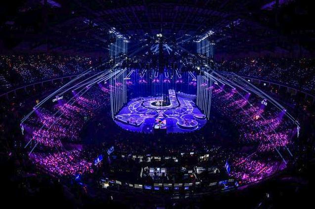 网红主播野小马亮相海口2019抖音年度盛典 现场演绎《海阔天空》(图1) 网红主播野小马亮相海口2019抖音年度盛典 现场演绎《海阔天空》(图1)