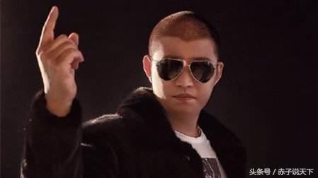 快手网红过去什么样?天佑干烧烤摊,原来二驴还