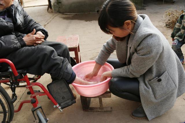 河南漂亮女子征婚不要一分彩礼,唯一要求却让