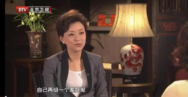 杨澜问董明珠:没再组家庭,你觉得你可怜吗?董明珠回答太漂亮! 杨澜问董明珠:没再组家庭,你觉得你可怜吗?董明珠回答太漂亮!