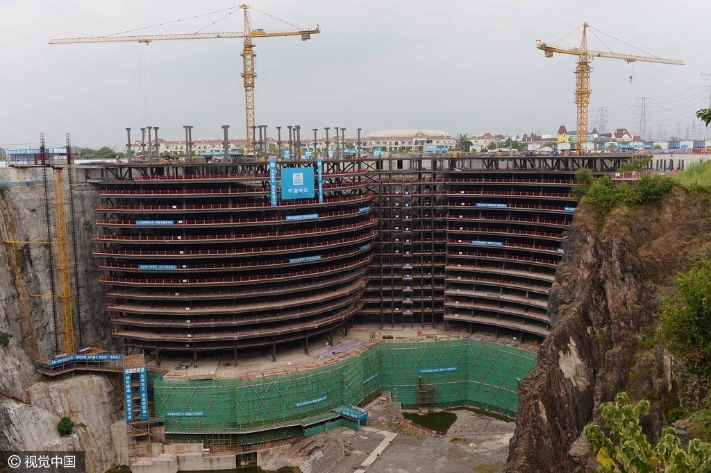 上海现“深坑酒店”  地下17层水下两层