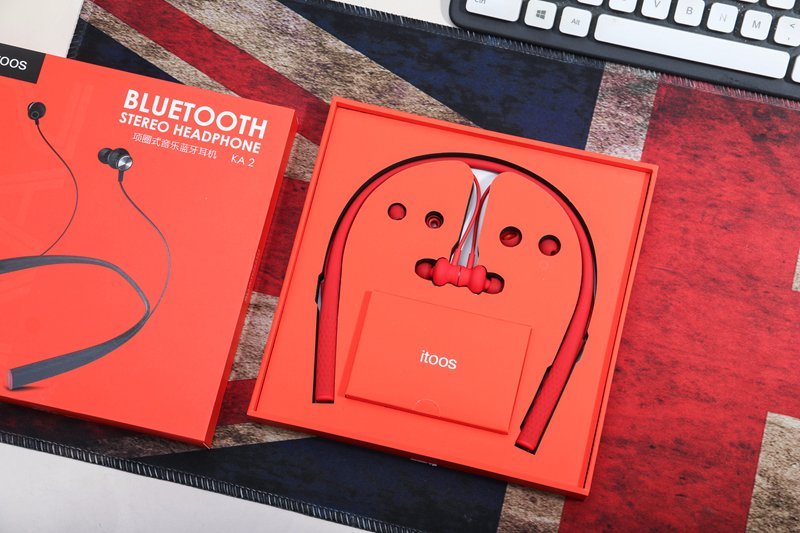 Itoos项圈蓝牙耳机亲:挂在脖子上的好耳机,狂甩