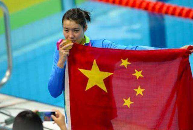 中国选手还原中韩游泳冲突 韩国人的脸瞬间被