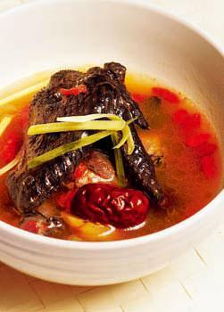 女人月经量少怎么办?来大姨妈喝点它,温补气血