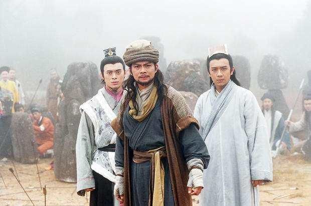 天龙八部单机版武功|《天龙八部》中，萧峰的武功到底有多高？扫地僧不经意间揭晓答案