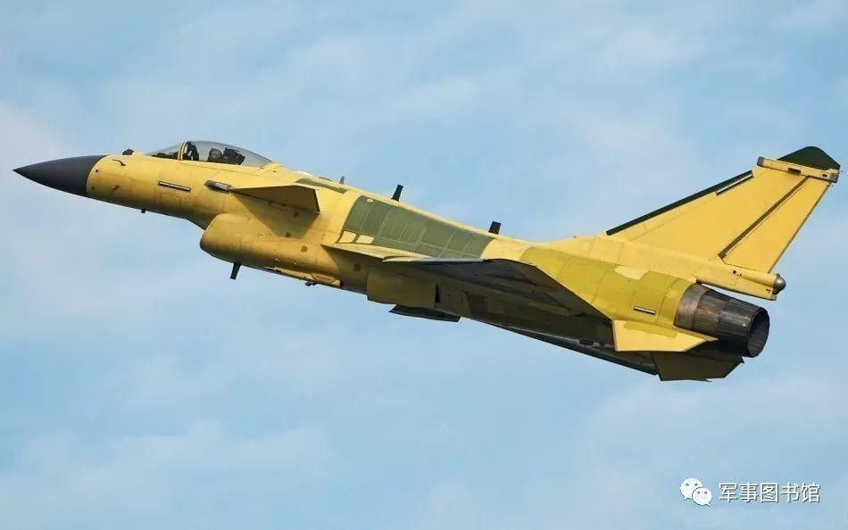 军迷哗然:法国战机和歼10C狗斗竟不落下风?实