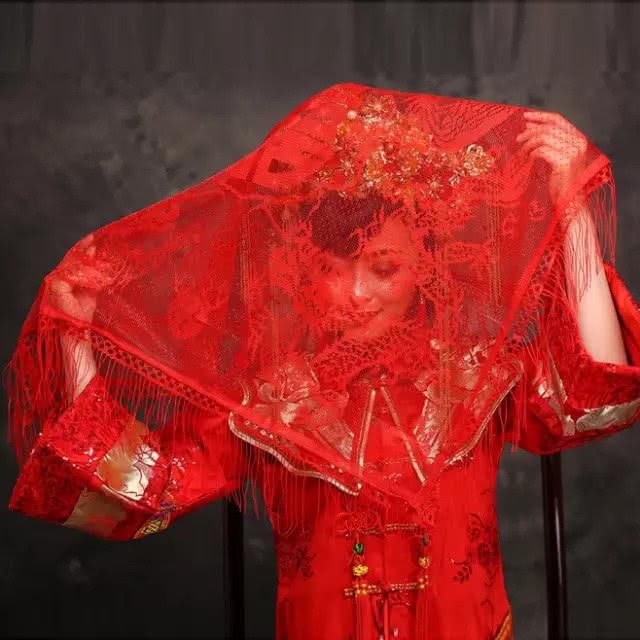 16个国家婚纱对比,英格兰男士穿裙子,中国礼服