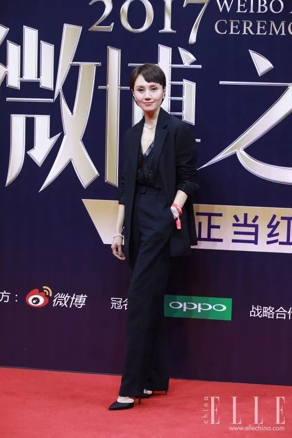 杨幂《谈判官》衣橱又种草!穿职业装的女生这