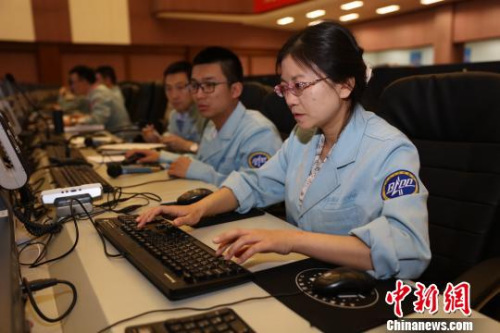 孔静 梁晓辉 摄