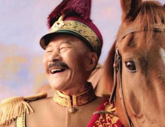 张作霖给讲武堂学生讲话,中途竟忘词,一句话化