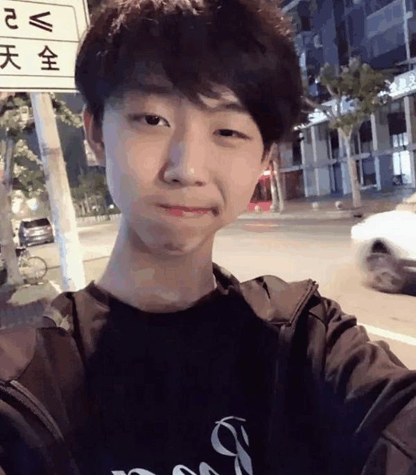 斗鱼一哥XDD直播人气大跌,又欲加入RNG战队