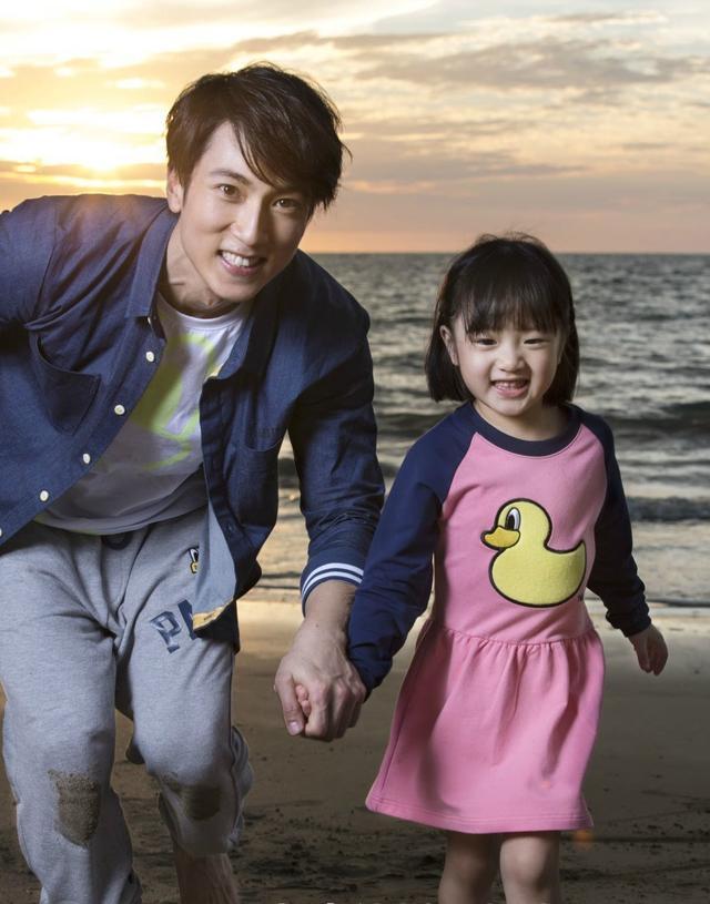 长得帅又不花心的6大已婚男星,靳东朱亚文已成