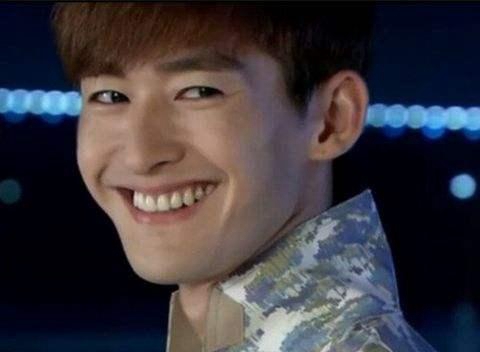 男人的笑也能倾城 这些男星实力演绎笑颜杀