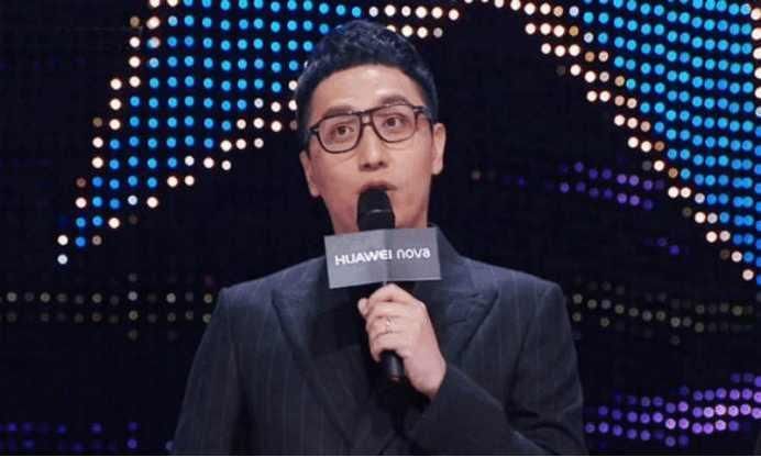 华少微博之夜, 现场即兴主持堪比车祸, 何老师