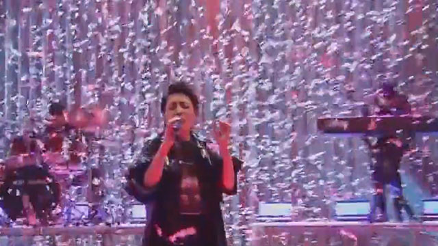 宁静大秀歌艺 独特嗓音唱《流星》 宁静大秀歌艺 独特嗓音唱《流星》