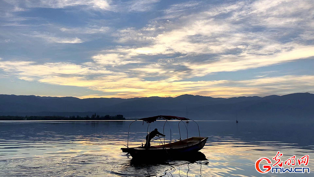 【脱贫攻坚在凉山】生态修复让邛海湿地“胖”起来 【脱贫攻坚在凉山】生态修复让邛海湿地“胖”起来