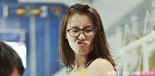 孙杨的事还在发酵傅园慧又穿拖鞋上台领奖, 赞