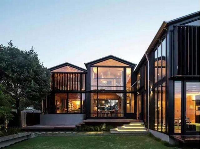 农村建房花20万?太贵,新型材料不用水泥,3天建