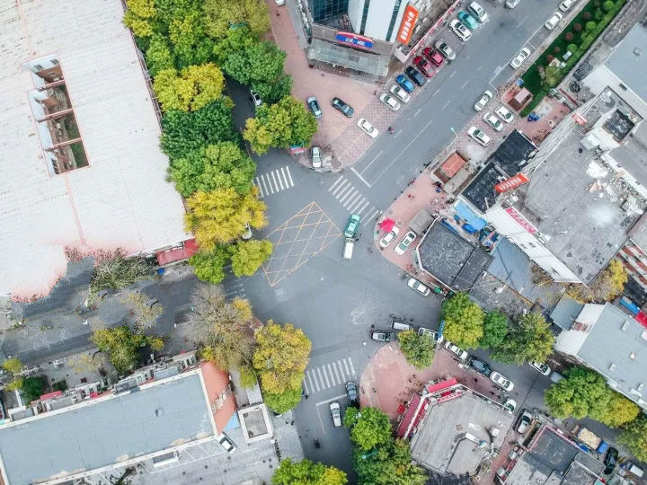 直击中国最难分清东西南北的五大城市,连本地人都会迷路