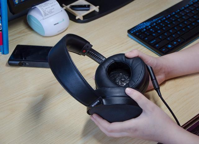 好马配好鞍,奶罩配黑砖,索尼耳机MDR-Z1R测评