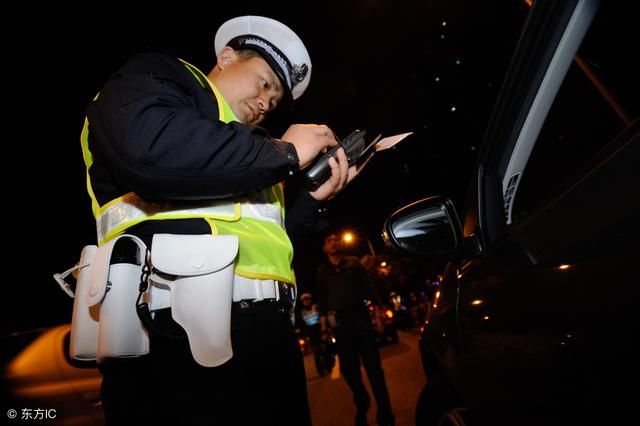 新手拿到驾照却不敢在市区上路?老司机教你三