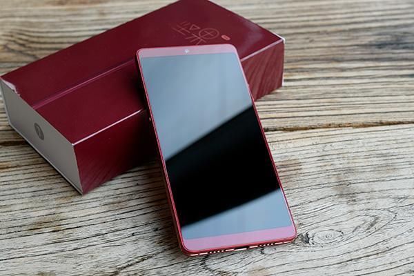 苹果三星坚果华为,四款不值得购买的手机型号介绍