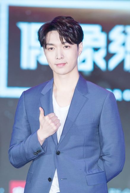 张艺兴王嘉尔程潇周洁琼 《偶像练习生》导师