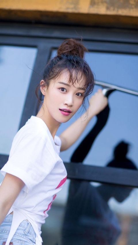 《爱人的谎言》里身世悲凉,冷漠心机的童小夏,甚至被人称为"谎言制造