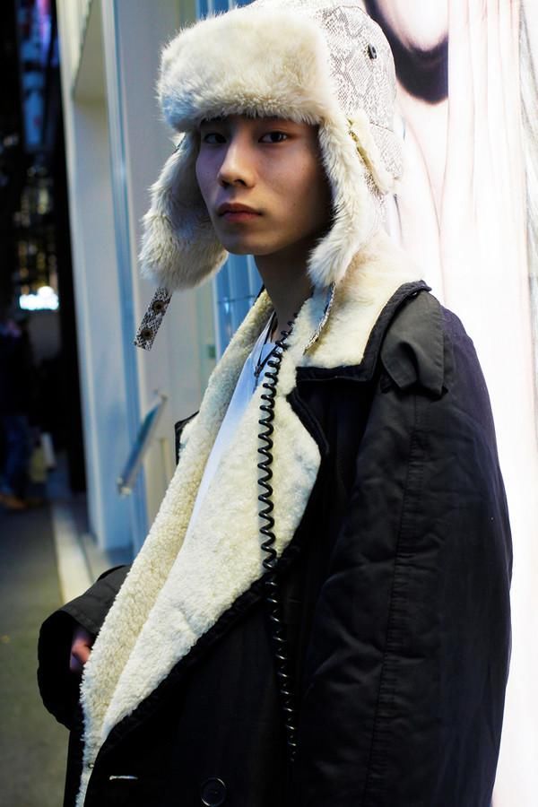 不是穿黑色才叫酷!11-12月日本型男街拍合辑: