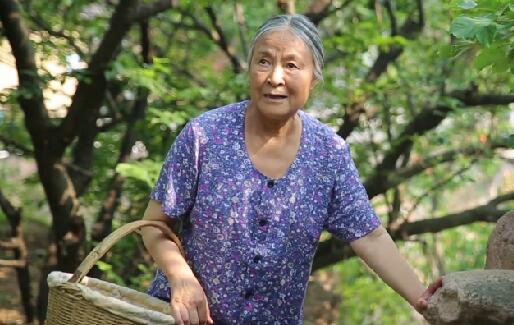 “共筑中国梦”作品展播《妈妈,我来晚了》 “共筑中国梦”作品展播《妈妈,我来晚了》