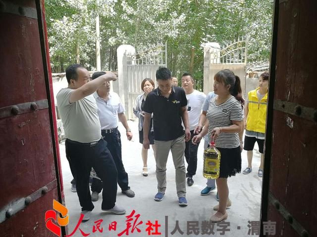 开展形式多样的主题活动庆祝党的生日凝心聚魂