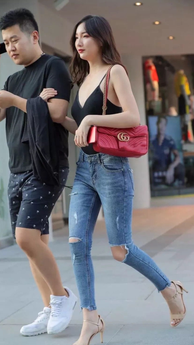 街拍丨周末,多希望有个大长腿女友陪着逛街呀