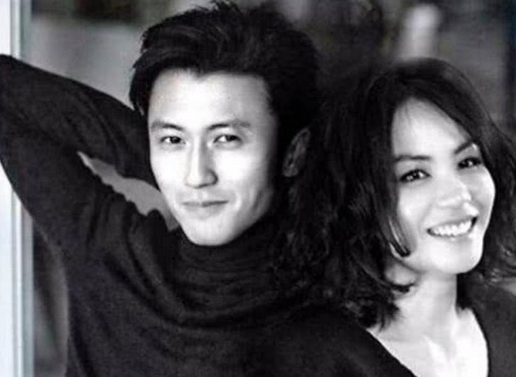 张柏芝哭着说出了孩子生父的名字,没想到谢霆