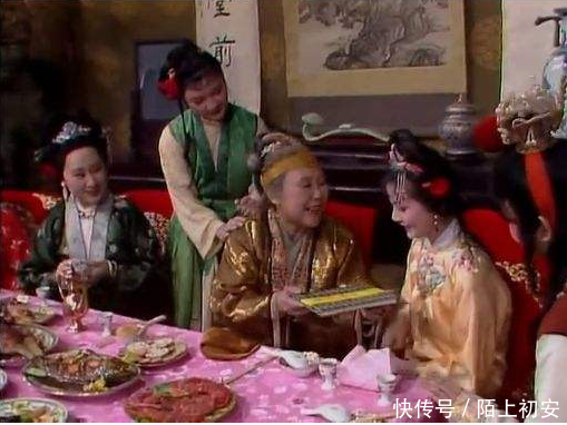 梦书中活得最压抑的女子,才比天高貌美如花,可