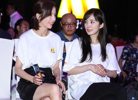 杨幂和佟丽娅,一个90斤,一个88斤,但这处的赘肉