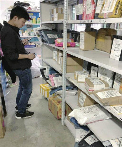 驿站仍不经允许代收快递,快递新规实施首日在