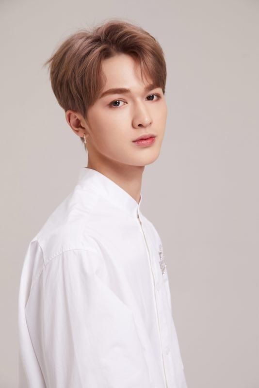 权志龙华晨宇和朱正廷朱一龙蔡徐坤EXO互撕